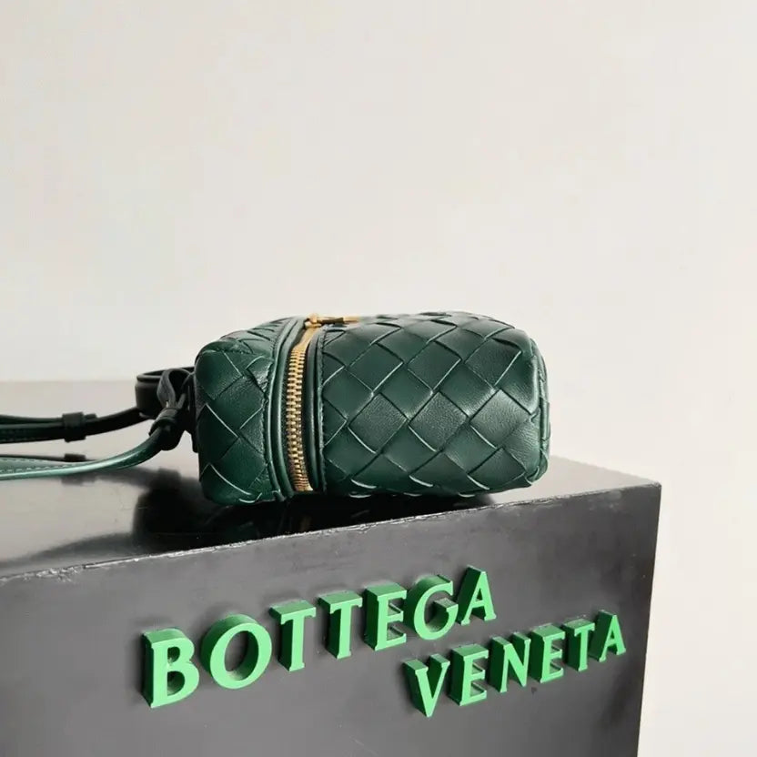 Boutique Quality || Bottega Veneta Bang Bang Vanity Case Green