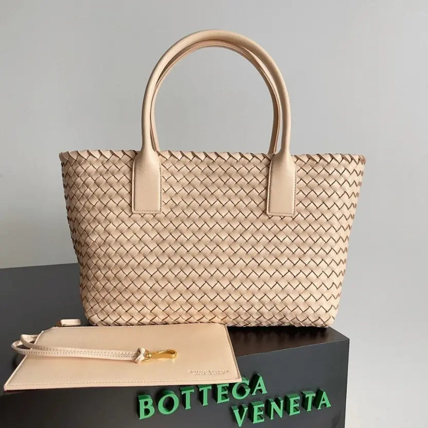 Boutique Quality || Bottega Veneta Cabat Medium Bag In Melon Intrecciato Lambskin