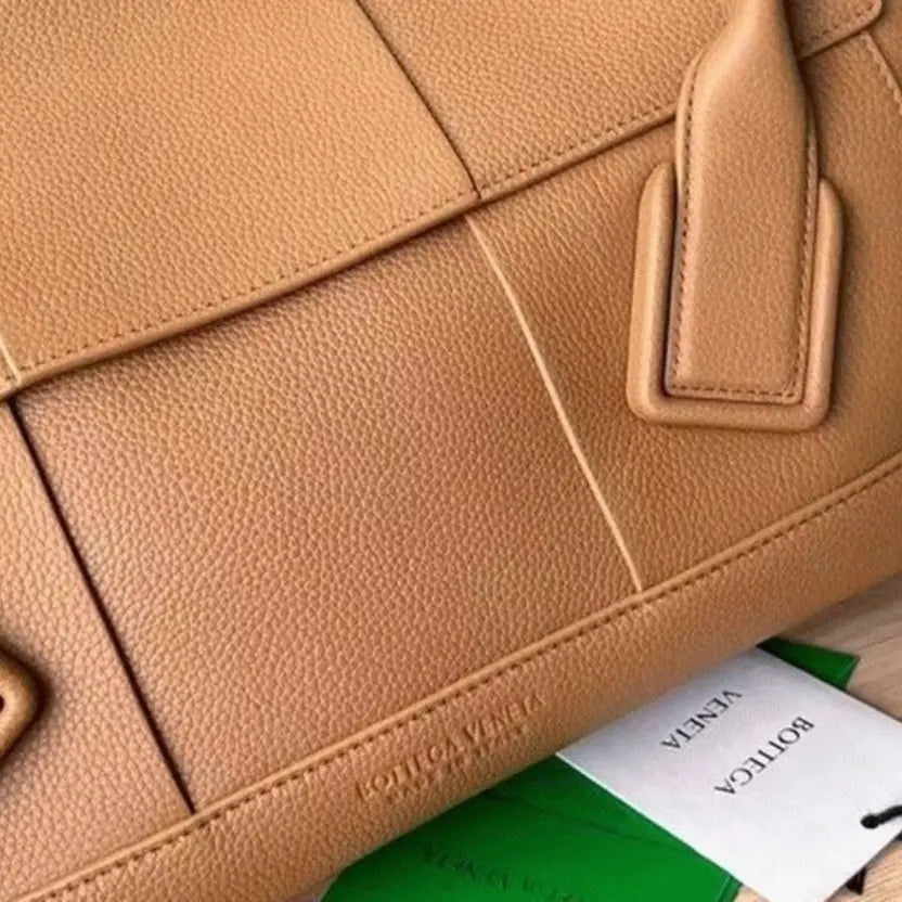 Boutique Quality || Bottega Veneta Arco Medium Bag In Caramel