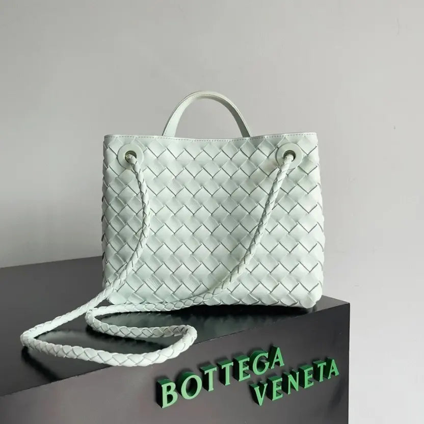 Boutique Quality || Bottega Veneta Small Andiamo Bag Glacier