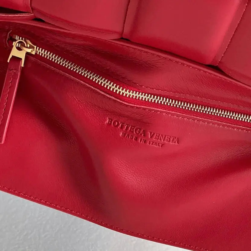 Boutique Quality || Bottega Veneta Padded Cassette Bag In Red