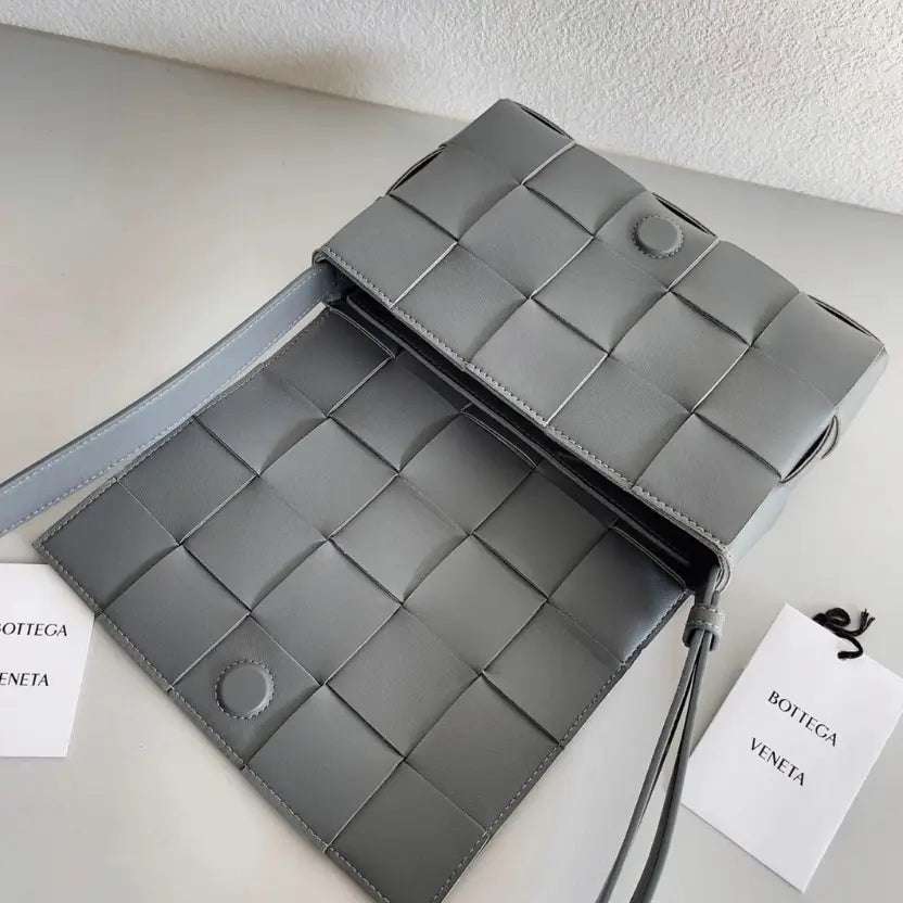 Boutique Quality || Bottega Veneta Cassett Bag In Thunder
