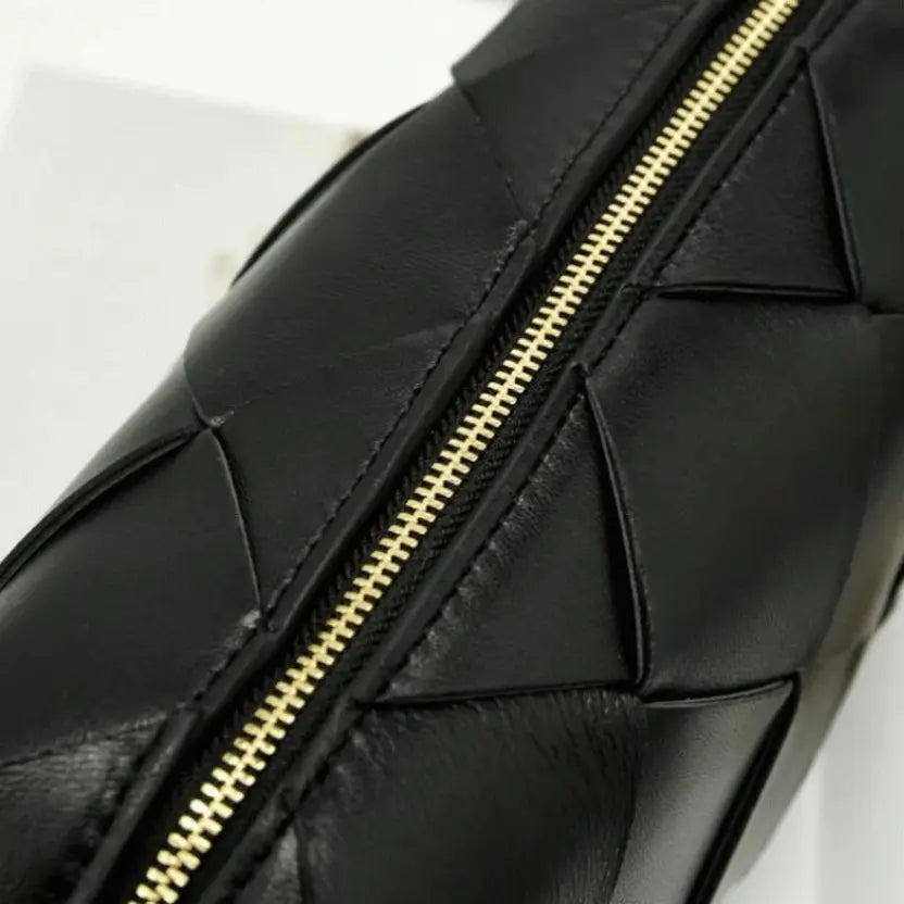 Boutique Quality || Bottega Veneta Small Cassette Camera Bag Black