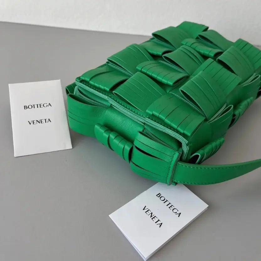 Boutique Quality || Bottega Veneta Cassette Fringed Bag In Parakeet