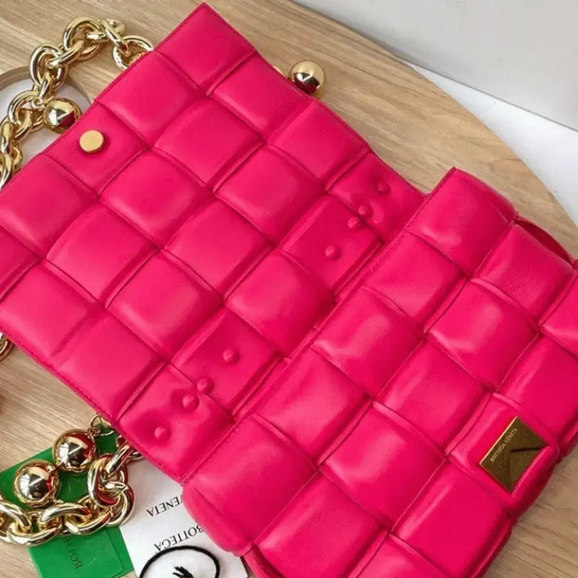 Boutique Quality || Bottega Veneta Chain Cassette Bag In Lollipop