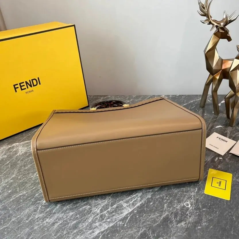 Boutique Quality || Fendi Sunshine Medium Tote Bag in Tan Leather