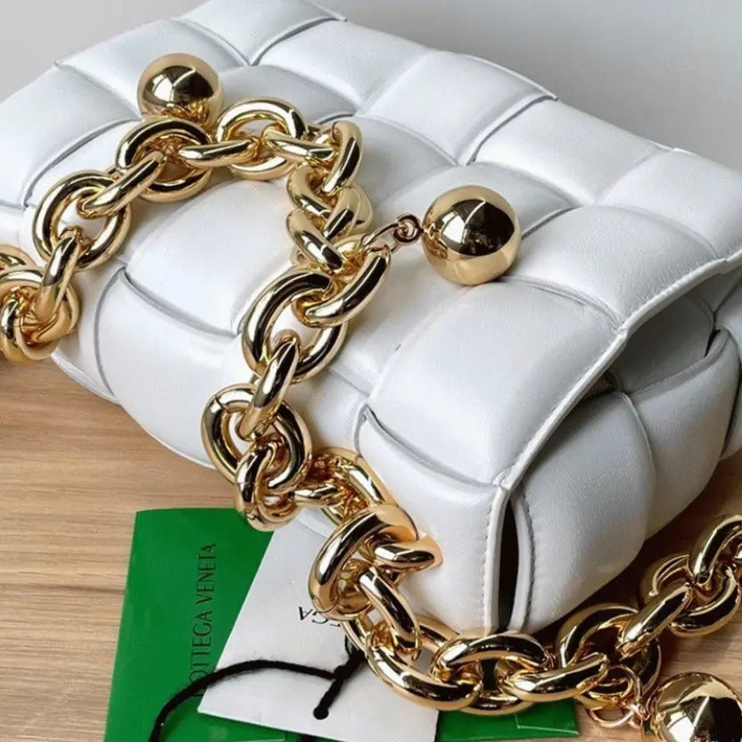 Boutique Quality || Bottega Veneta Chain Cassette Bag In White