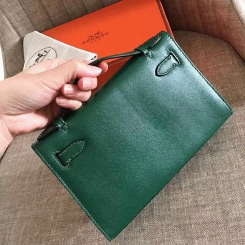 Boutique Quality || Malachite Swift Hermes Kelly Pochette Sleek Green Clutch