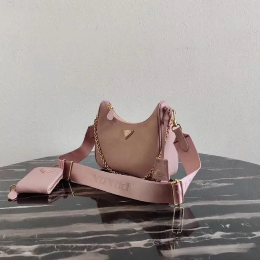Boutique Quality || Prada Re-Edition 2005 Shoulder Bag in Pink