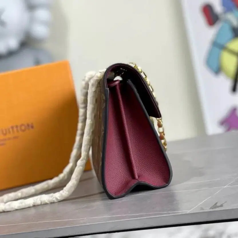 Boutique Level Quality || AKM41731 || Crossbody Bag