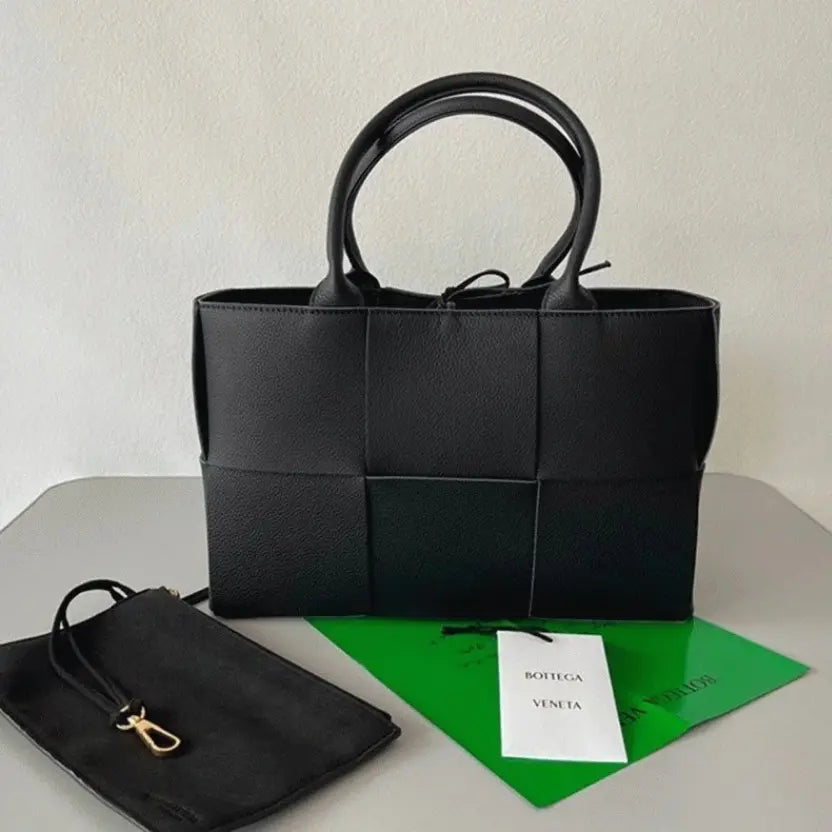 Boutique Quality || Bottega Veneta Arco Small Tote Black