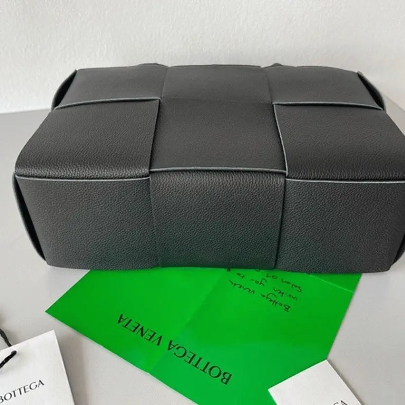 Boutique Quality || Bottega Veneta Arco Small Tote Black