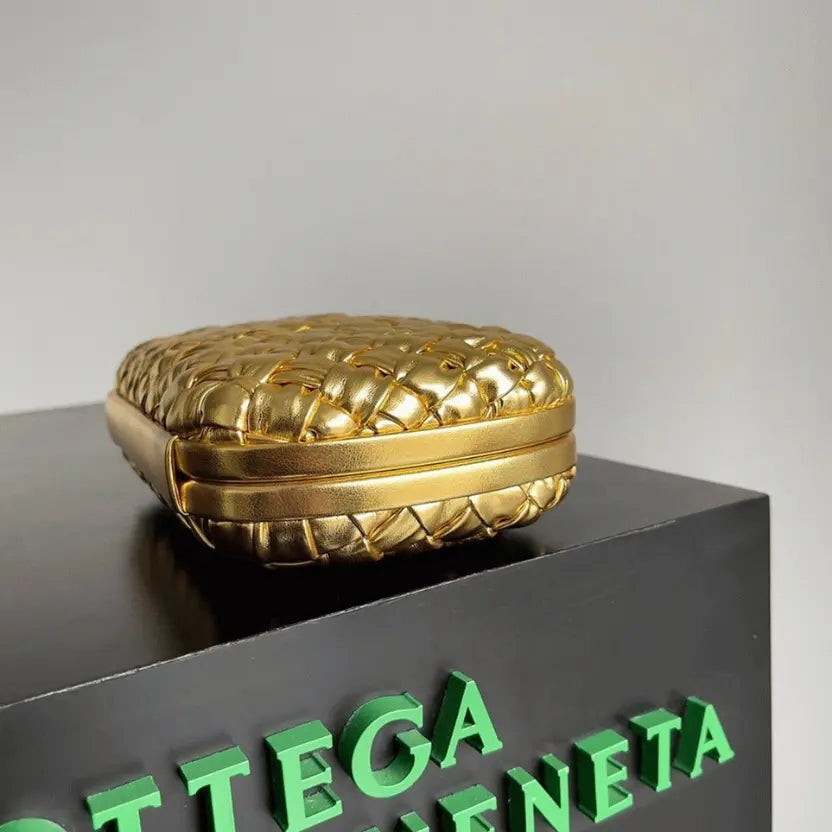 Boutique Quality || Bottega Veneta Knot Minaudiere Clutch Gold Intreccio