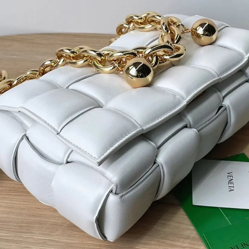 Boutique Quality || Bottega Veneta Chain Cassette Bag In White