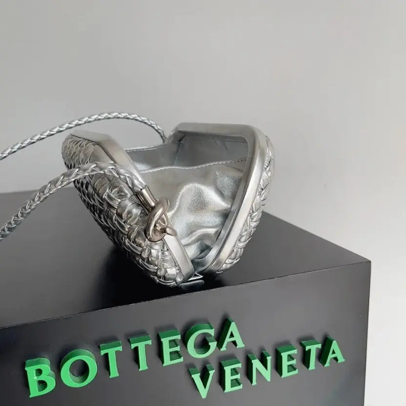 Boutique Quality || Bottega Veneta Knot Minaudiere On Strap Silver Intreccio Laminated Leather