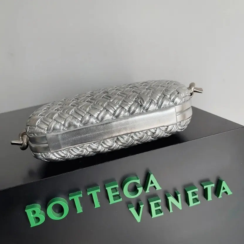 Boutique Quality || Bottega Veneta Knot Minaudiere On Strap Silver Intreccio Laminated Leather