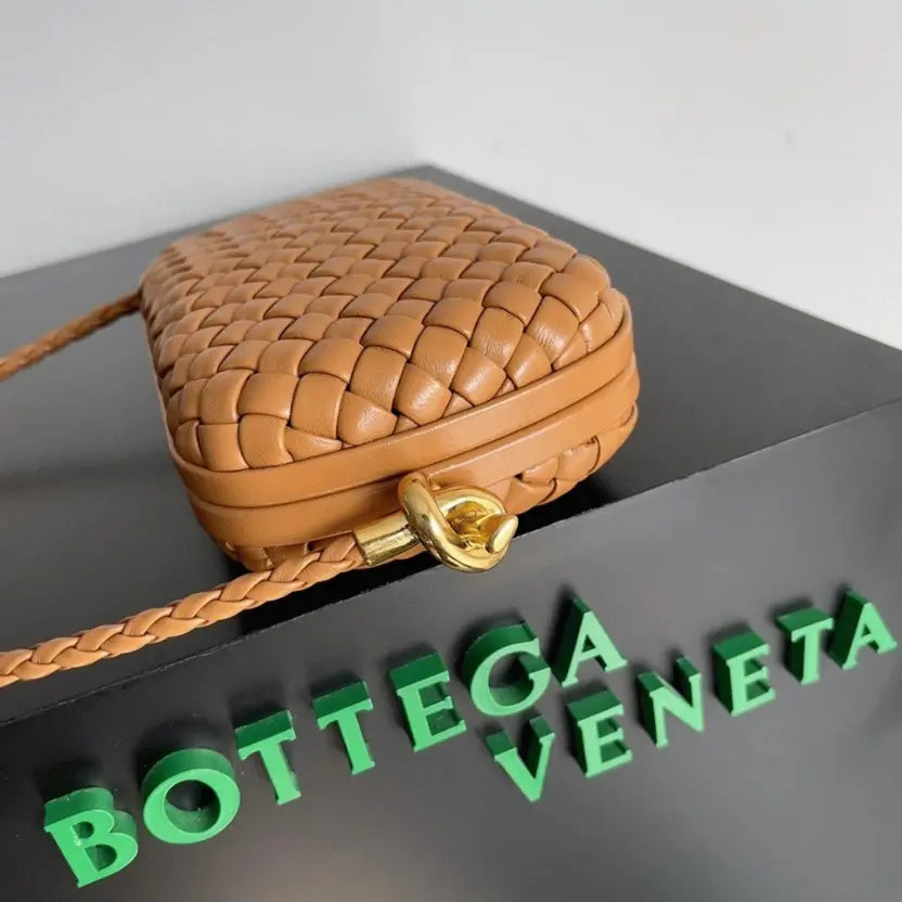 Boutique Quality || Bottega Veneta Knot Minaudiere On Strap Camel Intreccio Lambskin