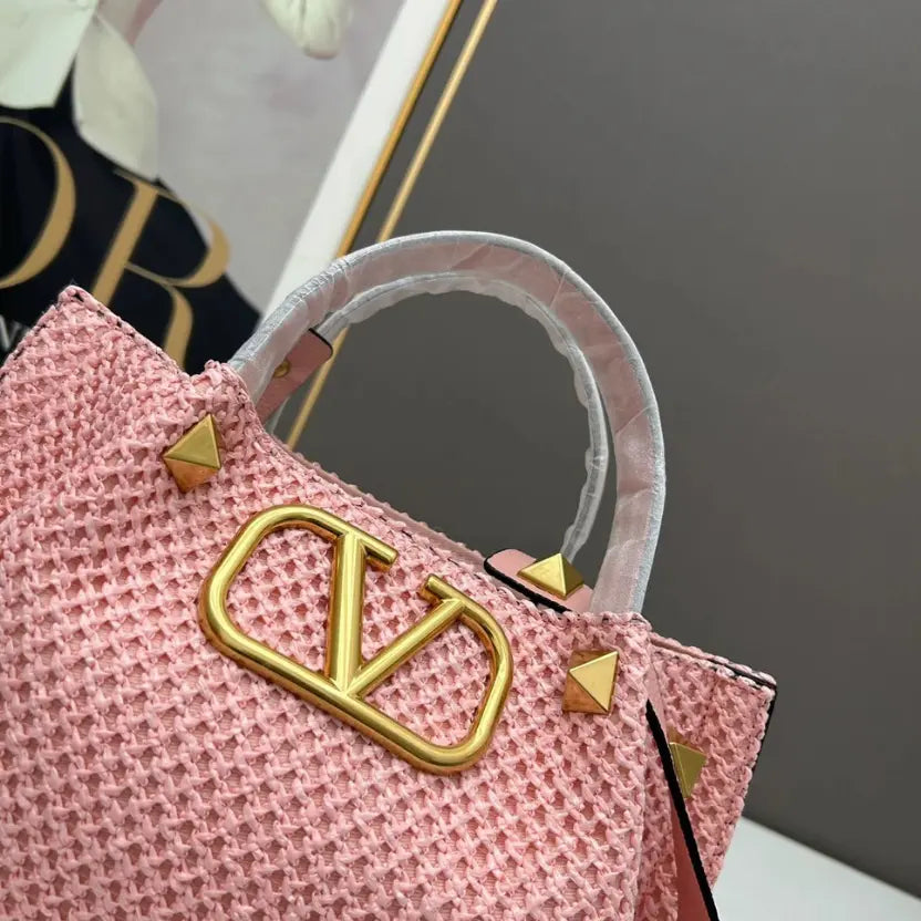 Boutique Level Quality || Valentino Garavani Small VLogo Escape Tote Bag in Pink