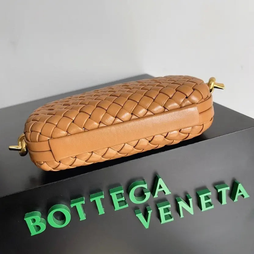 Boutique Quality || Bottega Veneta Knot Minaudiere On Strap Camel Intreccio Lambskin