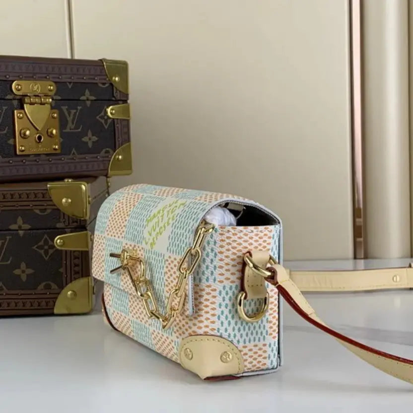 Steamer || N40674 || Boutique Level Quality