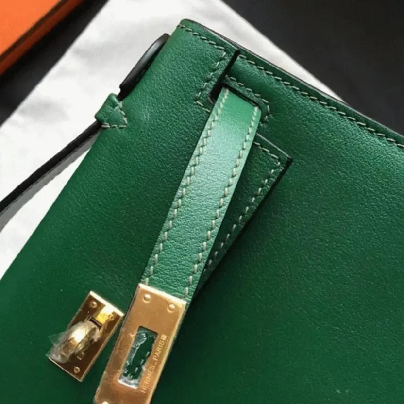Boutique Quality || Malachite Swift Hermes Kelly Pochette Sleek Green Clutch