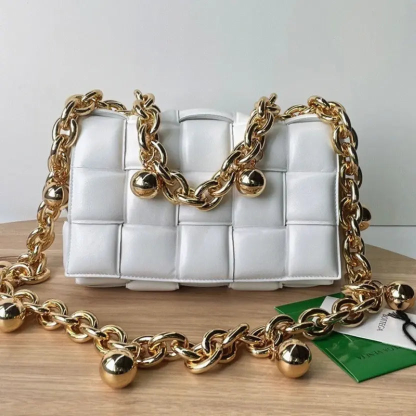 Boutique Quality || Bottega Veneta Chain Cassette Bag In White
