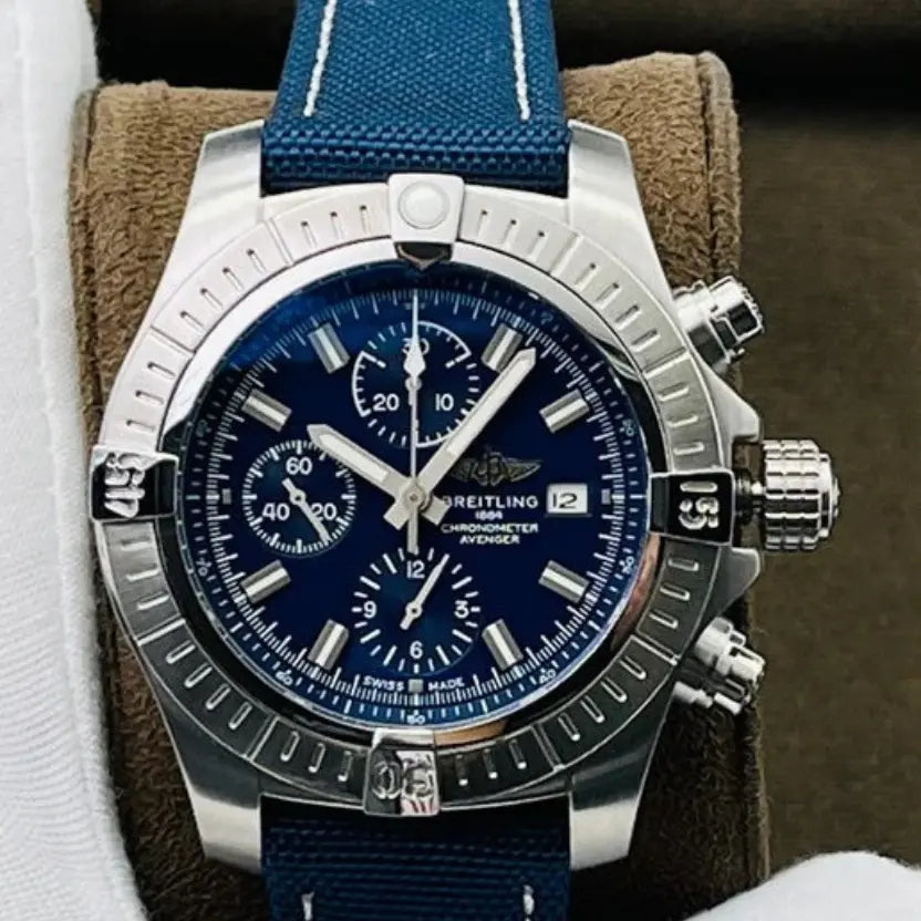 Breitling Avenger Chronograph 43