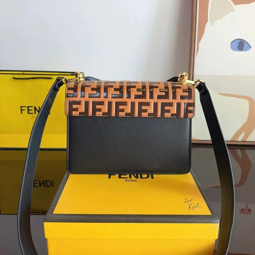 Boutique Quality || Fendi Shoulder Bag