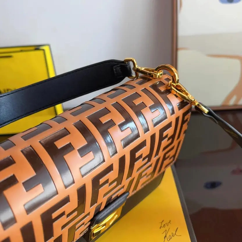 Boutique Quality || Fendi Shoulder Bag