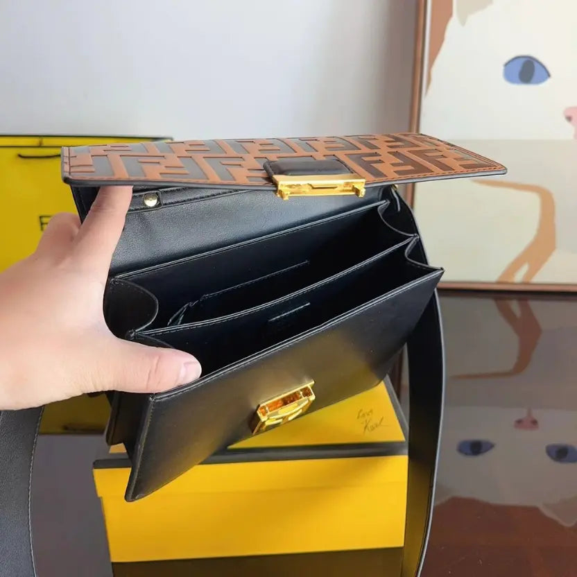 Boutique Quality || Fendi Shoulder Bag