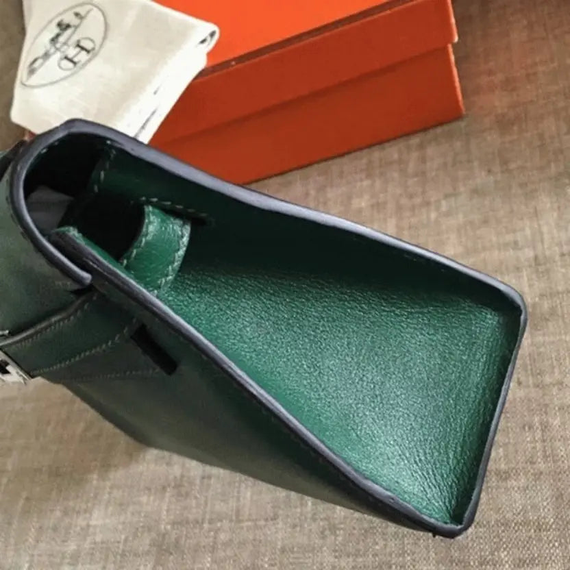 Boutique Quality || Malachite Swift Hermes Kelly Pochette Sleek Green Clutch