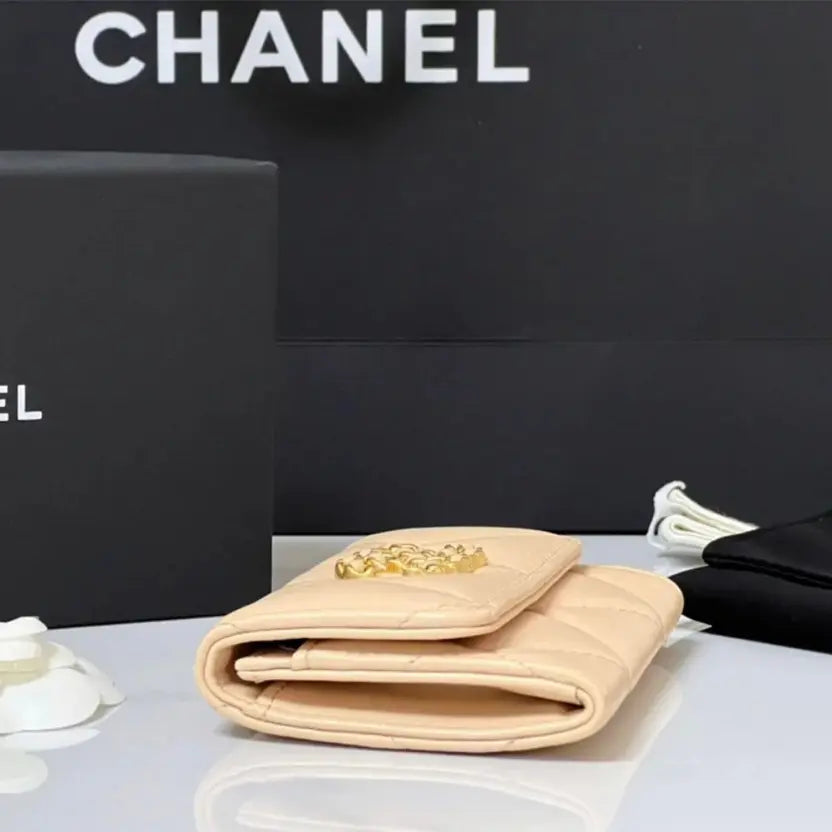Boutique Quality || Chanel 19 flap card holder