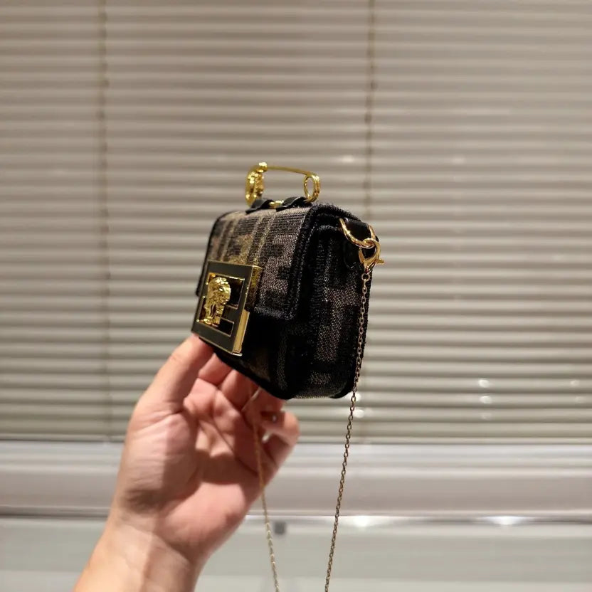 Boutique Quality || Fendi Vintage Mini Baguette Bag
