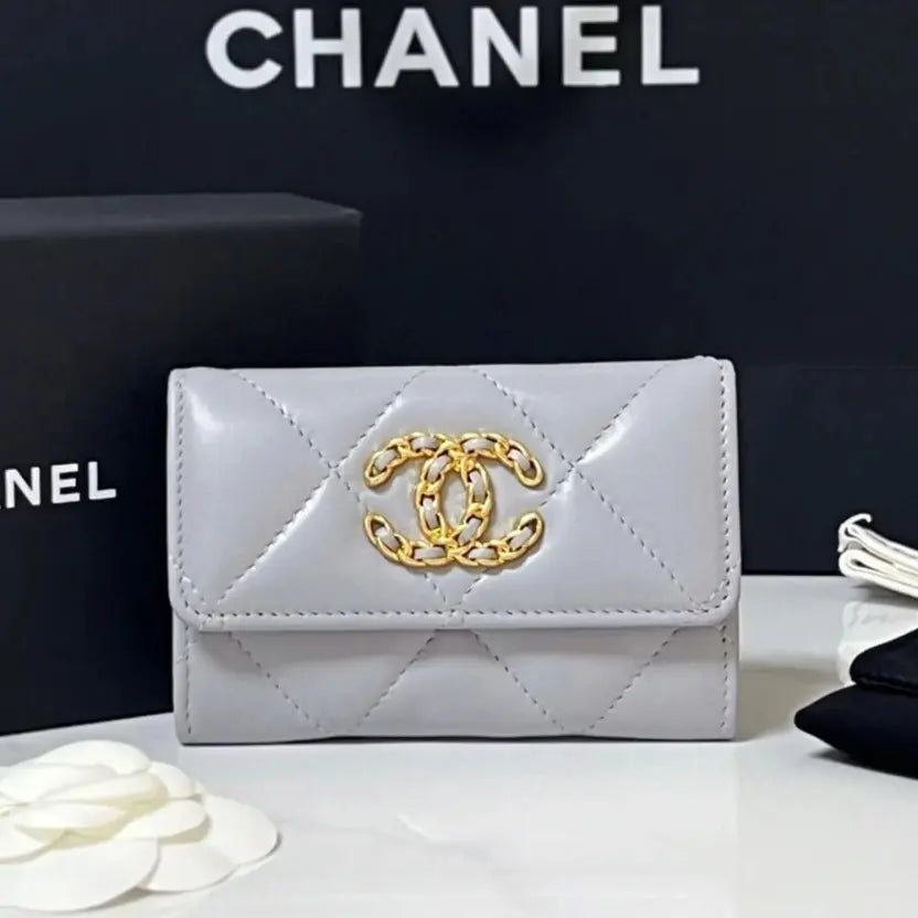 Boutique Quality || Chanel 19 flap card holder