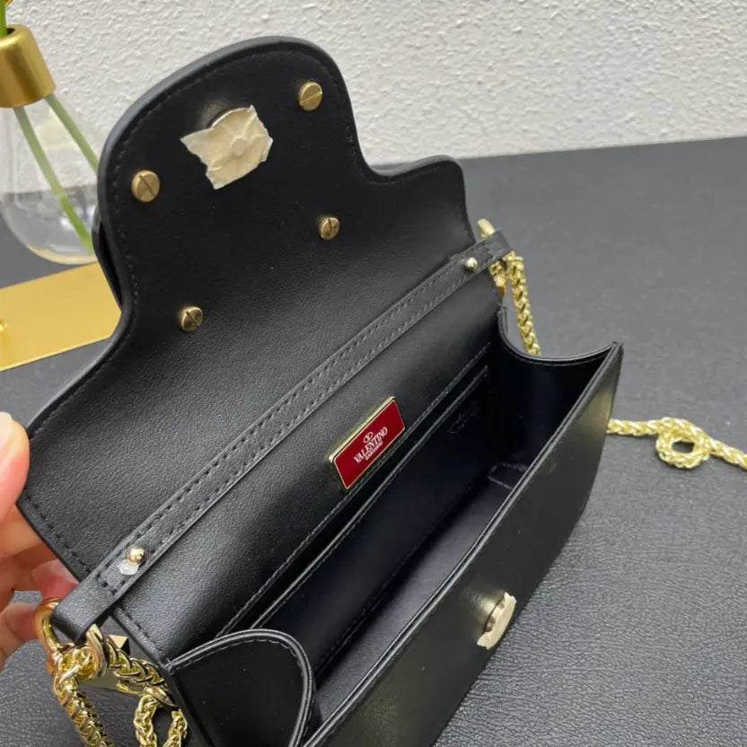 Boutique Level Quality || Valentino Garavani Locò Shoulder Bag in Black
