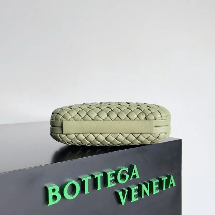 Boutique Quality || Bottega Veneta Knot Minaudiere Clutch Travertine