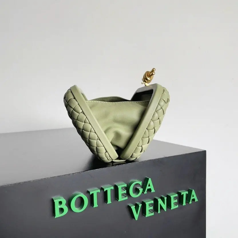Boutique Quality || Bottega Veneta Knot Minaudiere Clutch Travertine