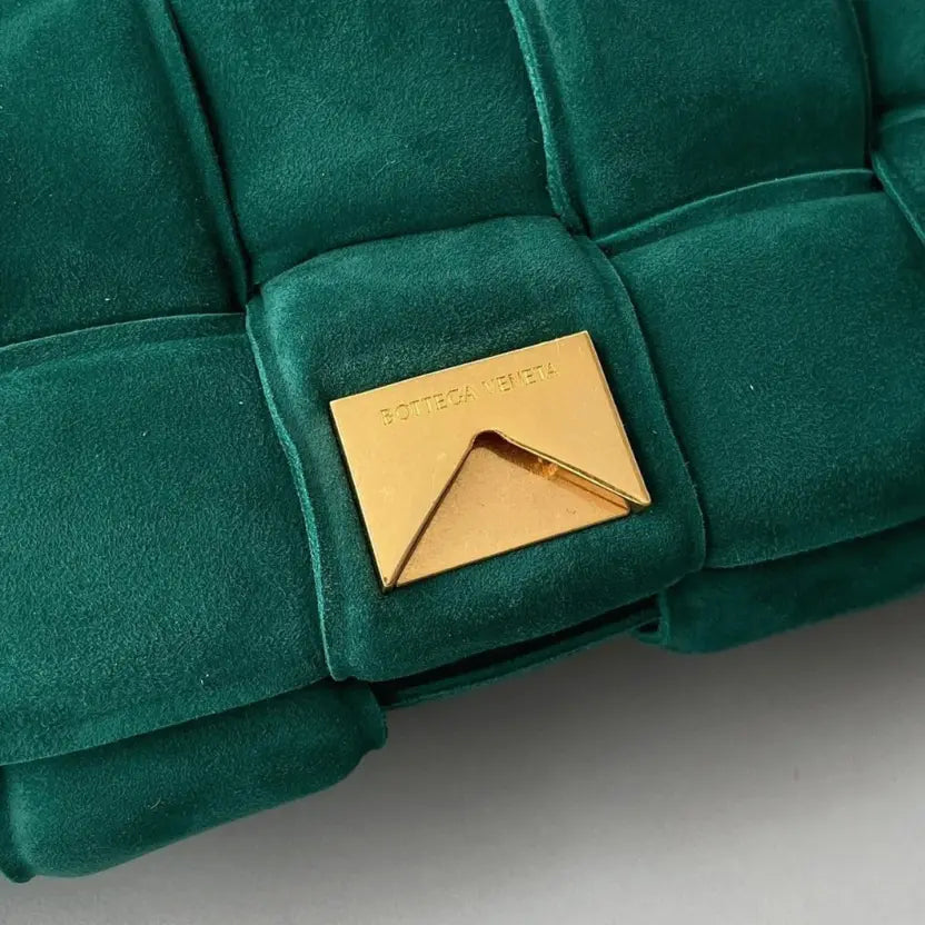 Boutique Quality || Bottega Veneta Chain Cassette Bag In Green
