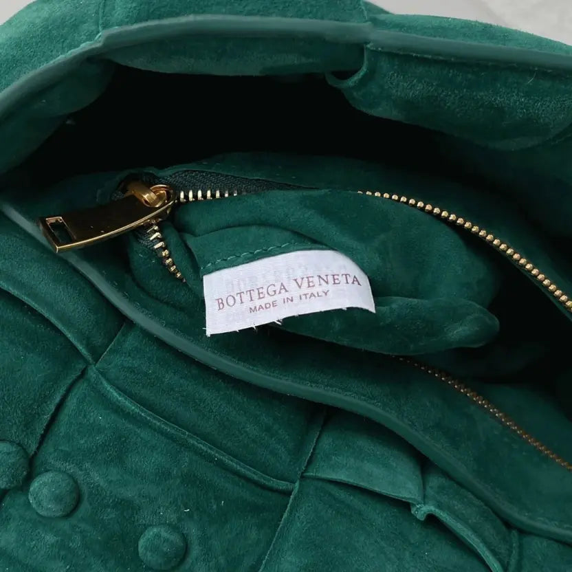 Boutique Quality || Bottega Veneta Chain Cassette Bag In Green