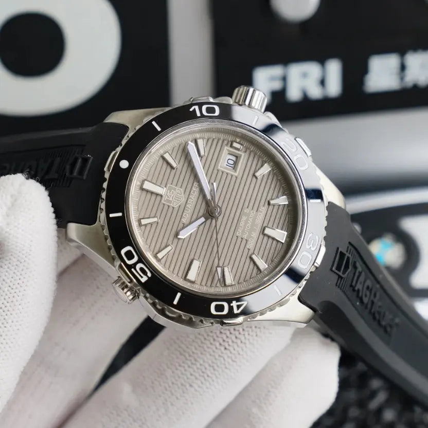 AG Heuer Aquaracer 500M Calibre 5 automatic watch