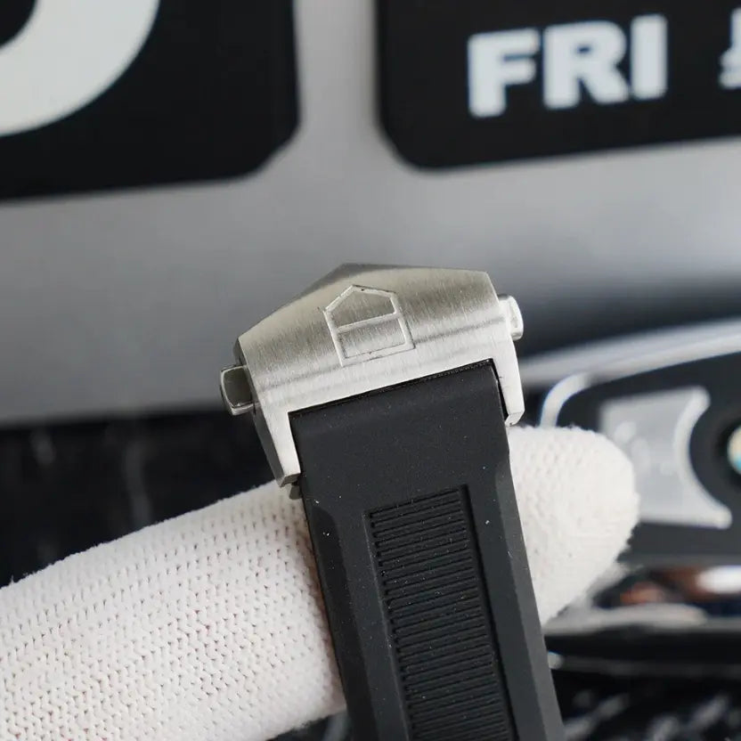 AG Heuer Aquaracer 500M Calibre 5 automatic watch