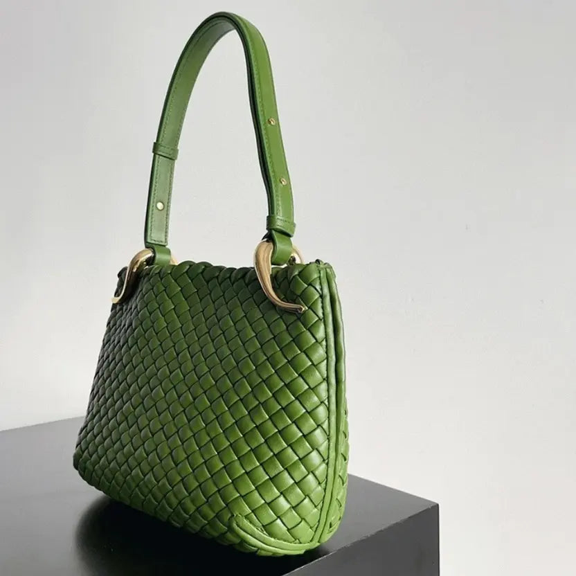 Boutique Quality || Bottega Veneta Clicker Small Bag Avocado