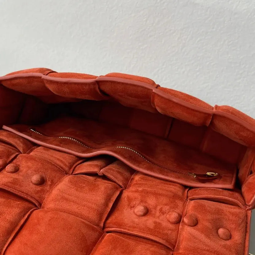 Boutique Quality || Bottega Veneta Faux Chain Cassette Bag In Maple