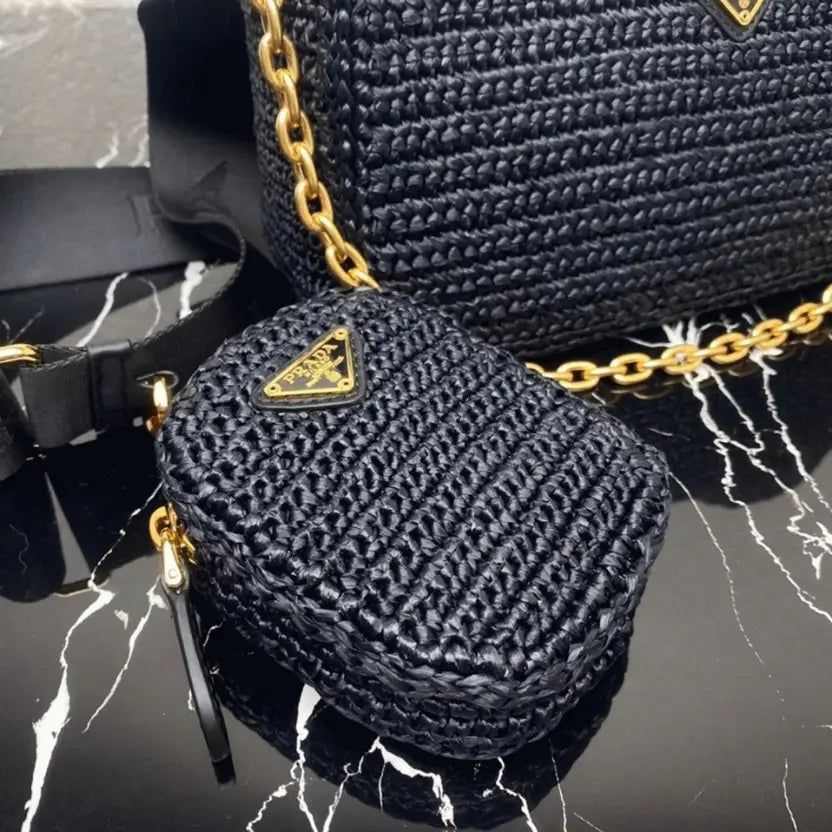 Boutique Quality || Prada Re-Edition Shoulder Bag in Black