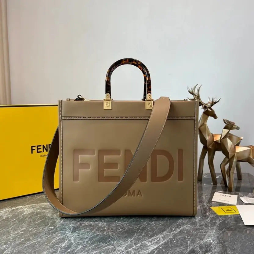 Boutique Quality || Fendi Sunshine Medium Tote Bag in Tan Leather