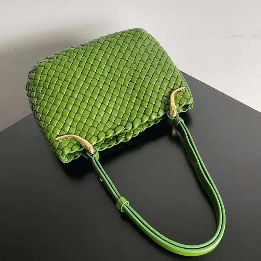 Boutique Quality || Bottega Veneta Clicker Small Bag Avocado
