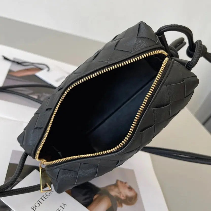 Boutique Quality || Bottega Veneta Loop Mini Bag Black