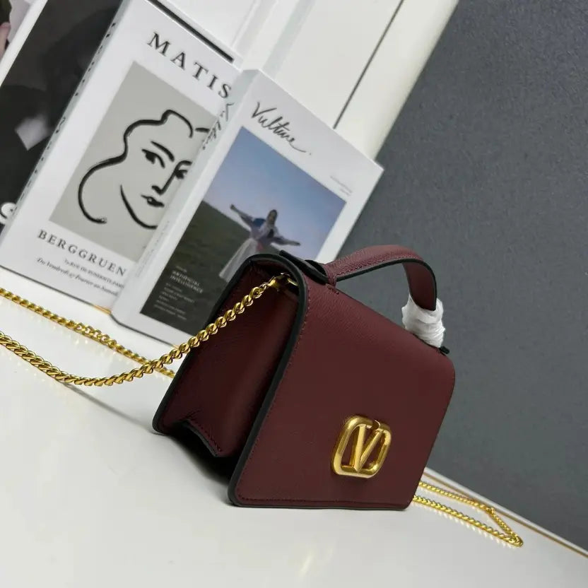 Boutique Level Quality || Valentino Garavani VLogo Signature Bag in Red