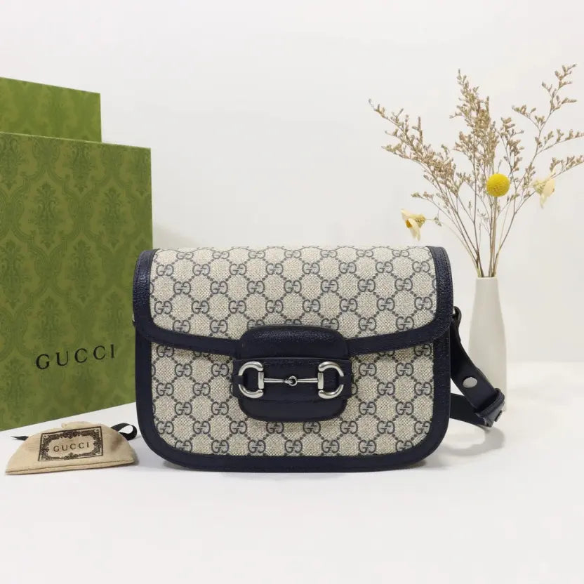 Boutique Quality || 602204 || Gucci Shoulder Bag