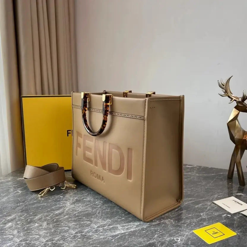 Boutique Quality || Fendi Sunshine Medium Tote Bag in Tan Leather